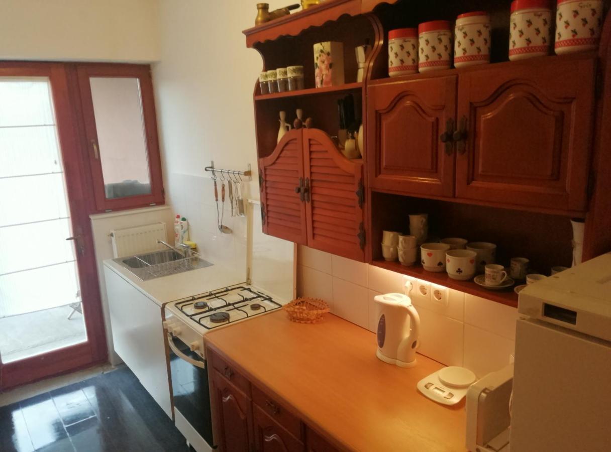 Vizaknai Apartmanhaz Székesfehérvár Екстериор снимка
