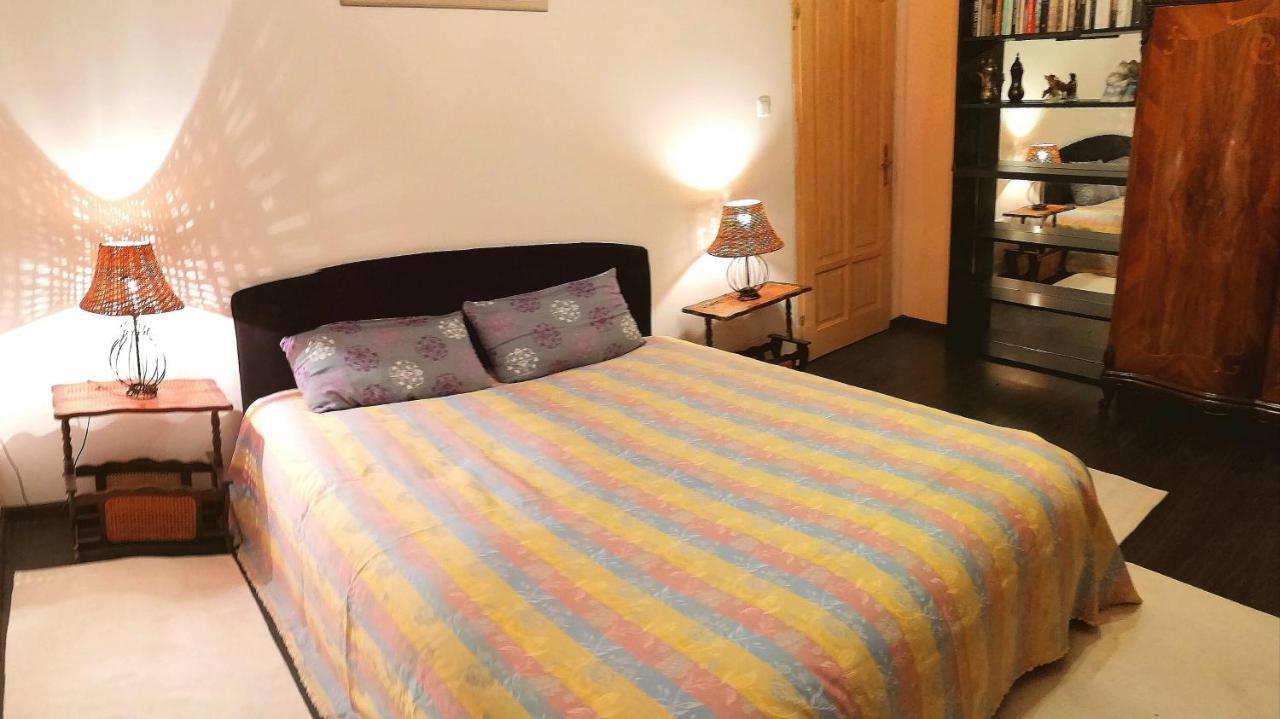 Vizaknai Apartmanhaz Székesfehérvár Екстериор снимка
