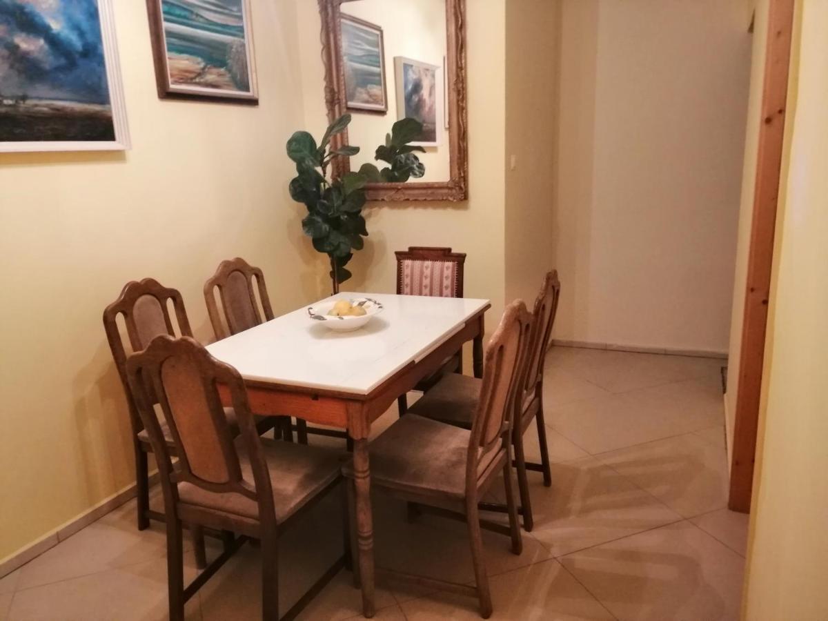 Vizaknai Apartmanhaz Székesfehérvár Екстериор снимка