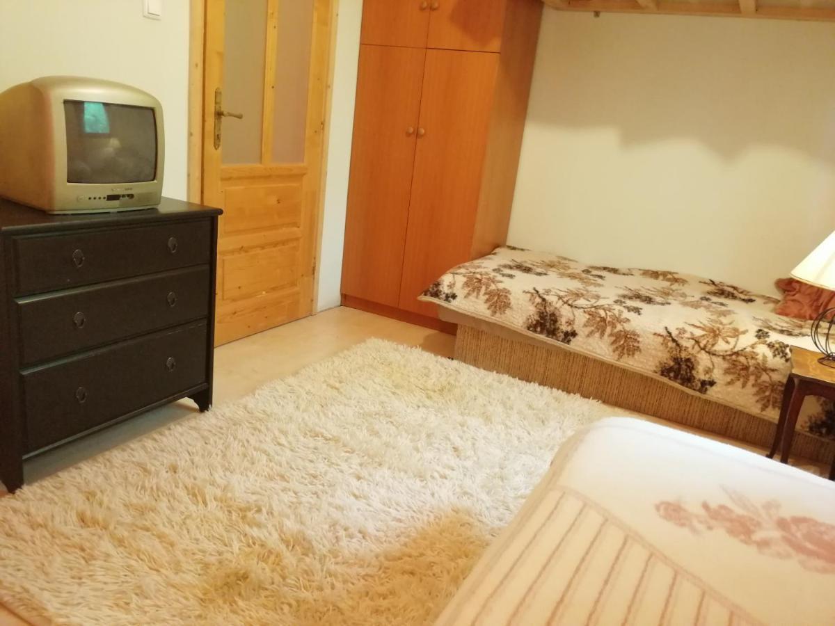 Vizaknai Apartmanhaz Székesfehérvár Екстериор снимка